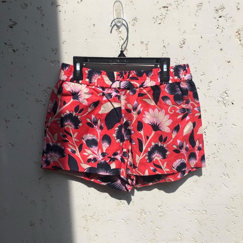 Floral Shorts with elastic waistband